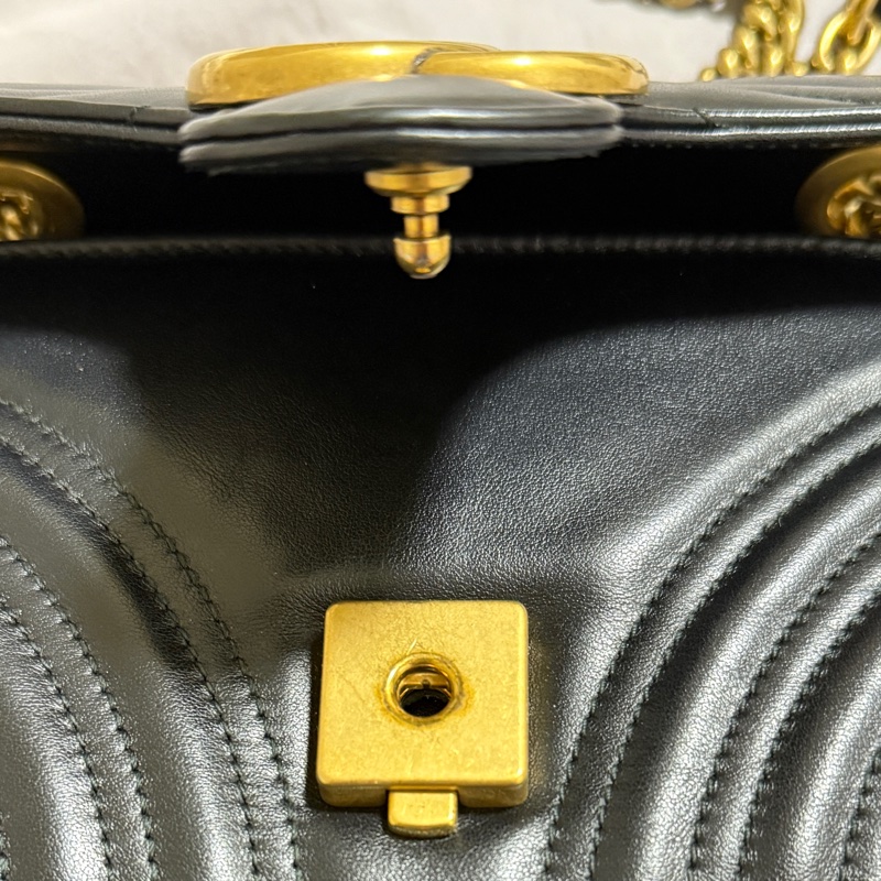 GUCCI MARMONT 26 馬夢牛皮皮革掀背肩背包-17