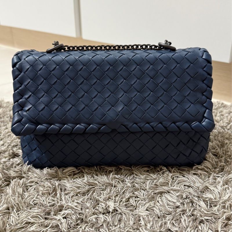 Bottega Veneta BV 藍色編織掀蓋包-1