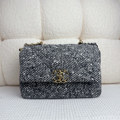 Chanel 19 Bag - Black&White