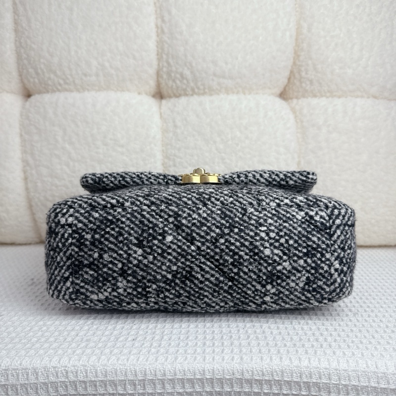 Chanel 19 Bag - Black&White-4