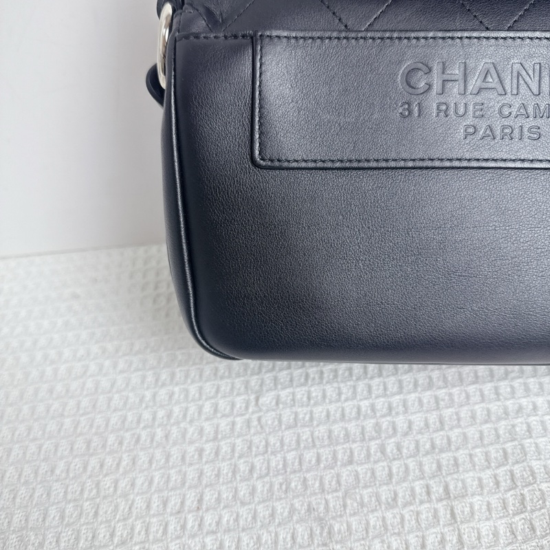 Chanel Flap Bag - Black / Shw-7
