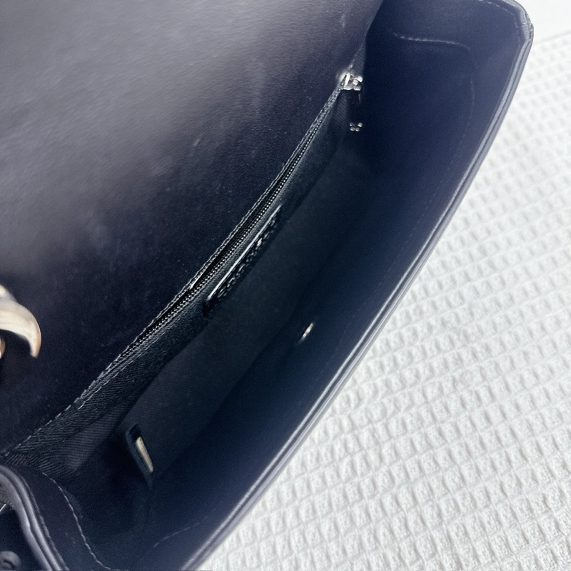 Chanel Flap Bag - Black / Shw-9