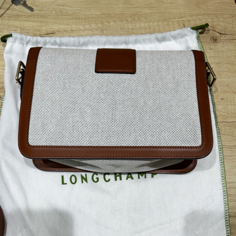 LONGCHAMP BOX-TROT小牛皮帆布拼接金屬LOGO翻蓋斜背包(中/白蘭地酒)-8