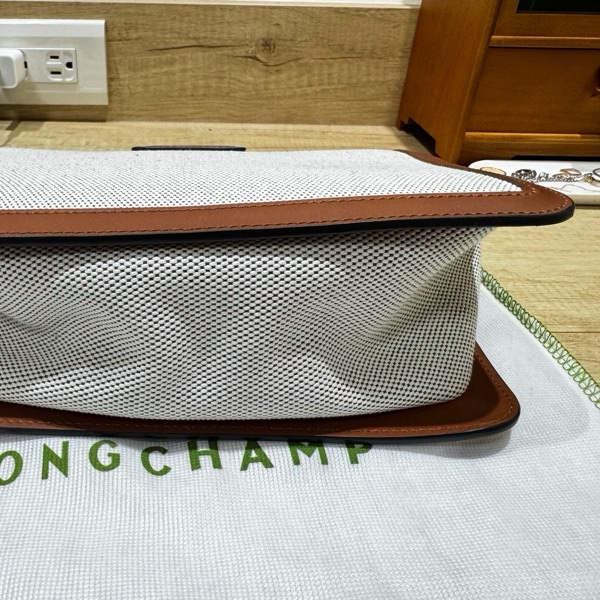 LONGCHAMP BOX-TROT小牛皮帆布拼接金屬LOGO翻蓋斜背包(中/白蘭地酒)-9