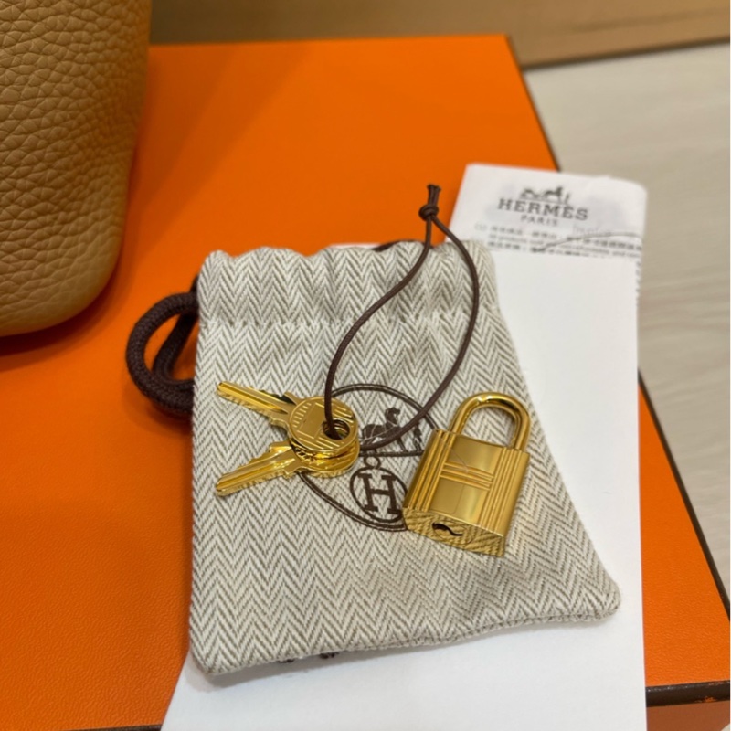 Hermes愛馬仕picotin18 金釦 4B 餅乾色/奶茶色-13