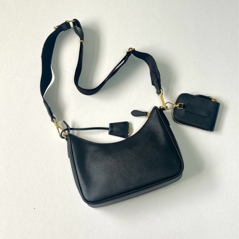 Prada黑金十字紋三合一-1