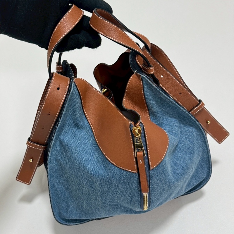 Loewe牛仔拼皮吊床包-1