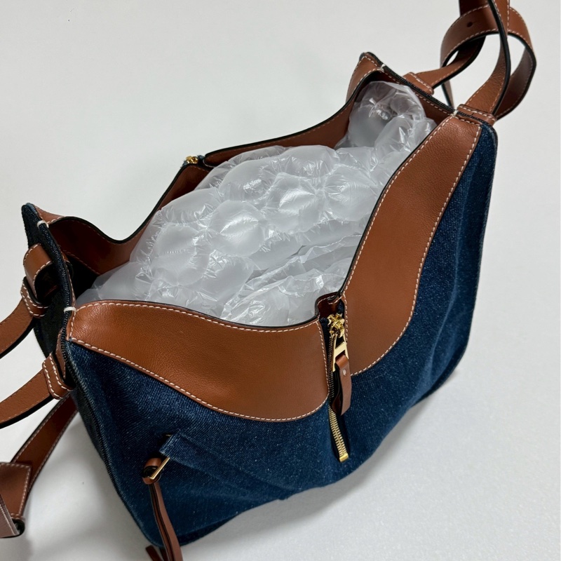 Loewe牛仔拼皮吊床包-4