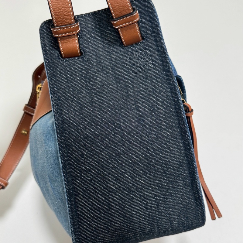 Loewe牛仔拼皮吊床包-6