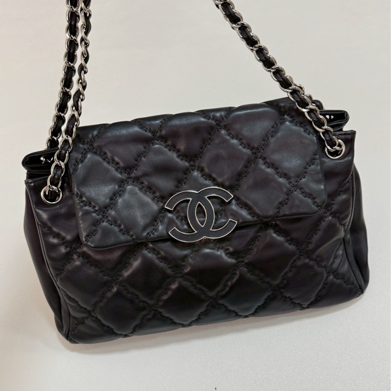 Chanel黑銀琺瑯扣機場包-0