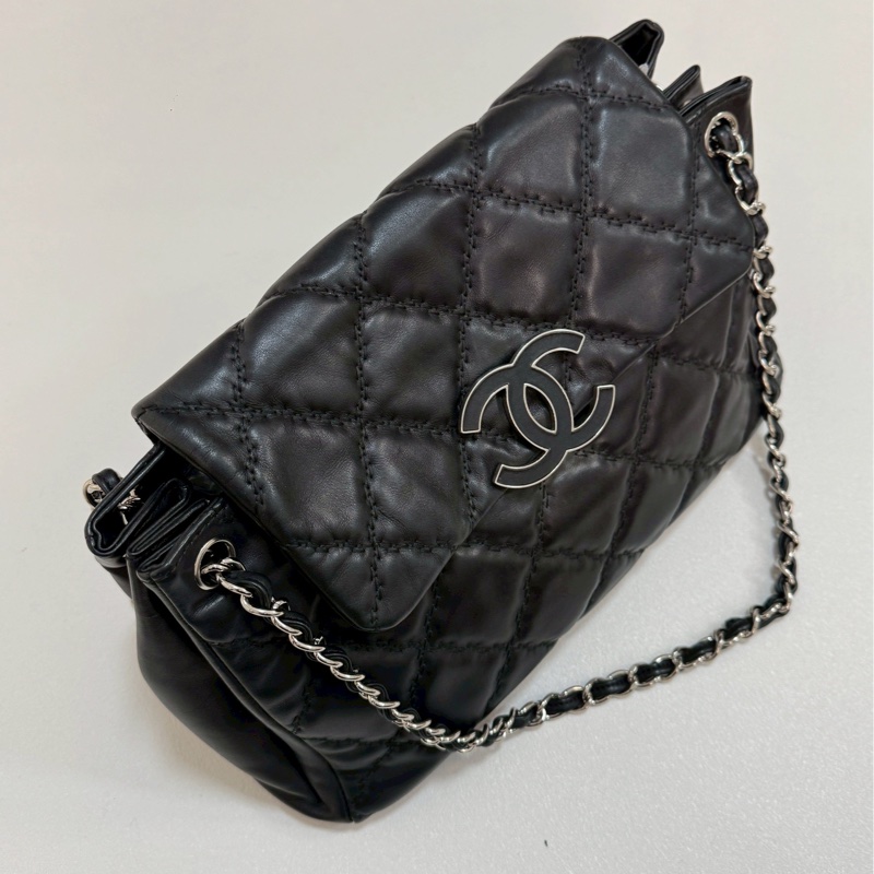 Chanel黑銀琺瑯扣機場包-4