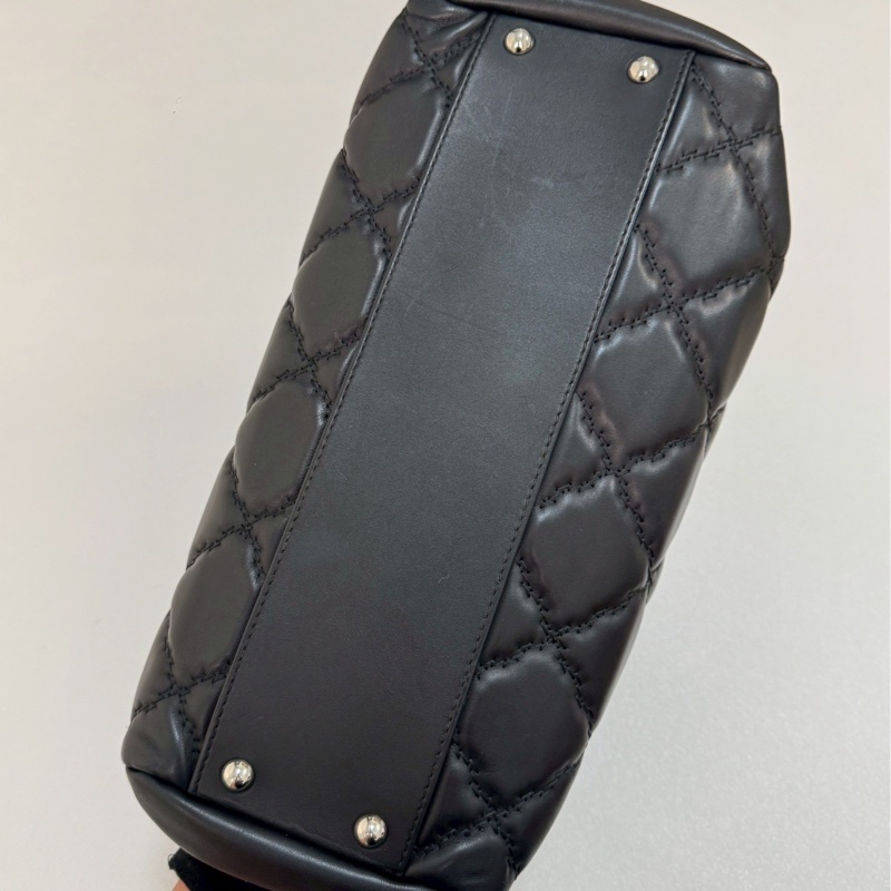 Chanel黑銀琺瑯扣機場包-5