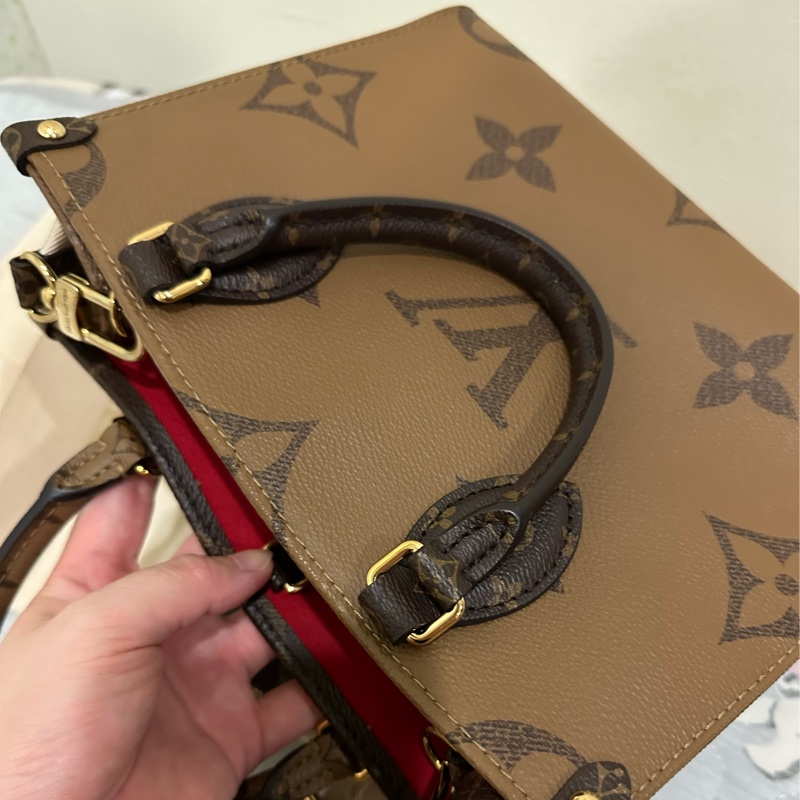 Louis Vuitton OnTheGo PM 手提 斜背包 棕色背袋 M46373 晶片款 附購買證明/防塵袋/收納箱/紙袋-2
