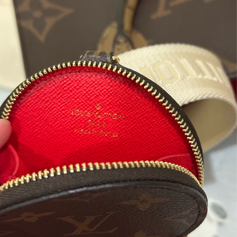 Louis Vuitton OnTheGo PM 手提 斜背包 棕色背袋 M46373 晶片款 附購買證明/防塵袋/收納箱/紙袋-14