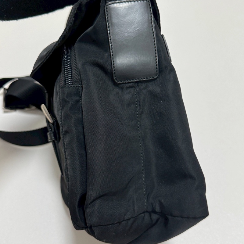 Prada降落傘郵差包-5