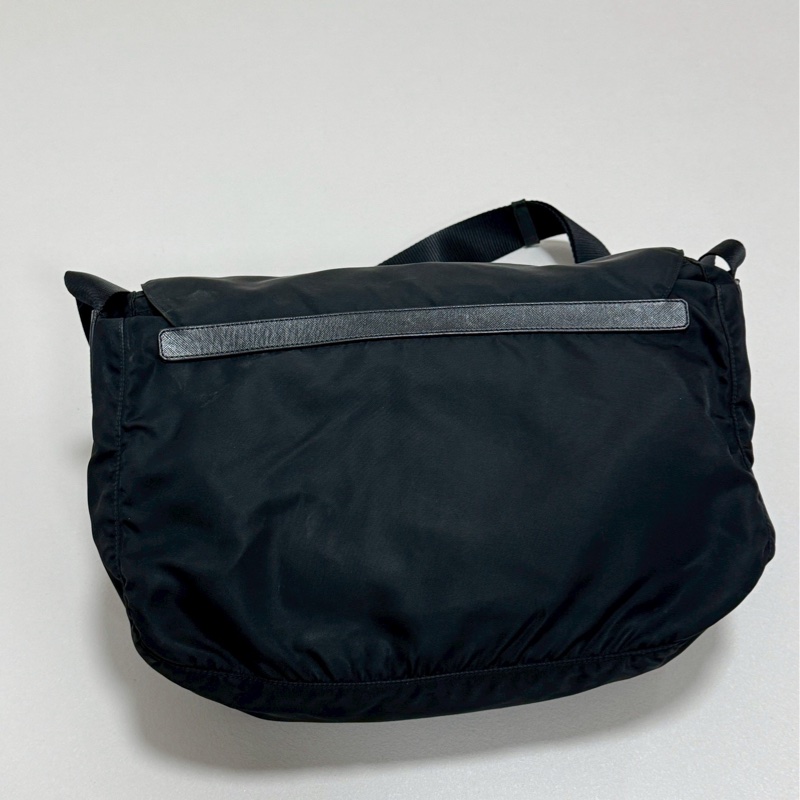 Prada雙口袋大號郵差包-1