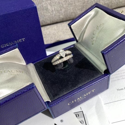 Chaumet尚美 約瑟芬系列為愛加冕白金鑽戒48號，主鑽0.41ct，顏色：D，淨度:vs1，2018年購入