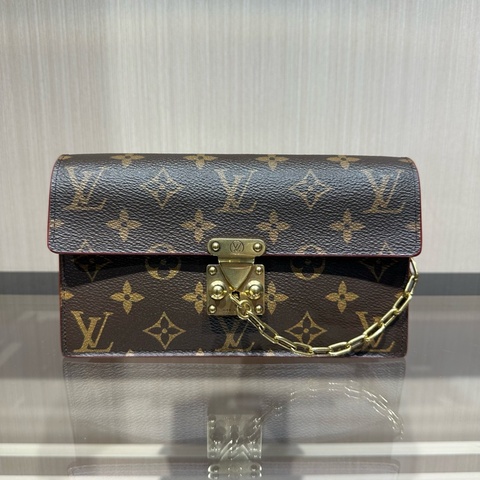 LOUIS VUITTON S Lock 两用链条腰带可调节 腰包 斜挎包