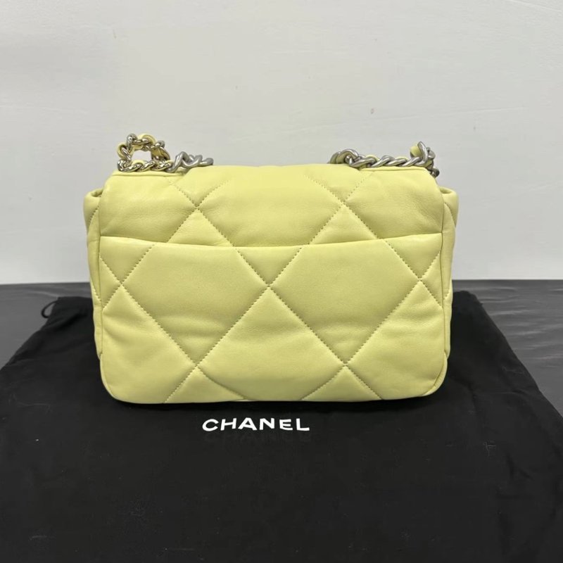 CHANEL 羊皮銀扣黃色19bag 26*16*9 98新 配件盒子塵袋購證-5