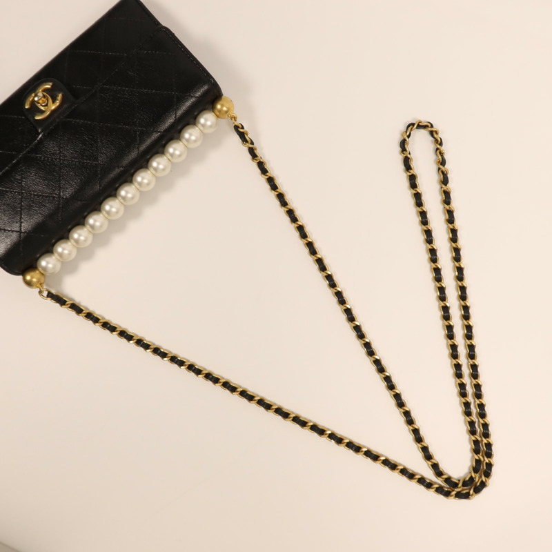 CHANEL 牛皮皮革WOC Wallet On Chain金扣鏈帶肩背袋-9