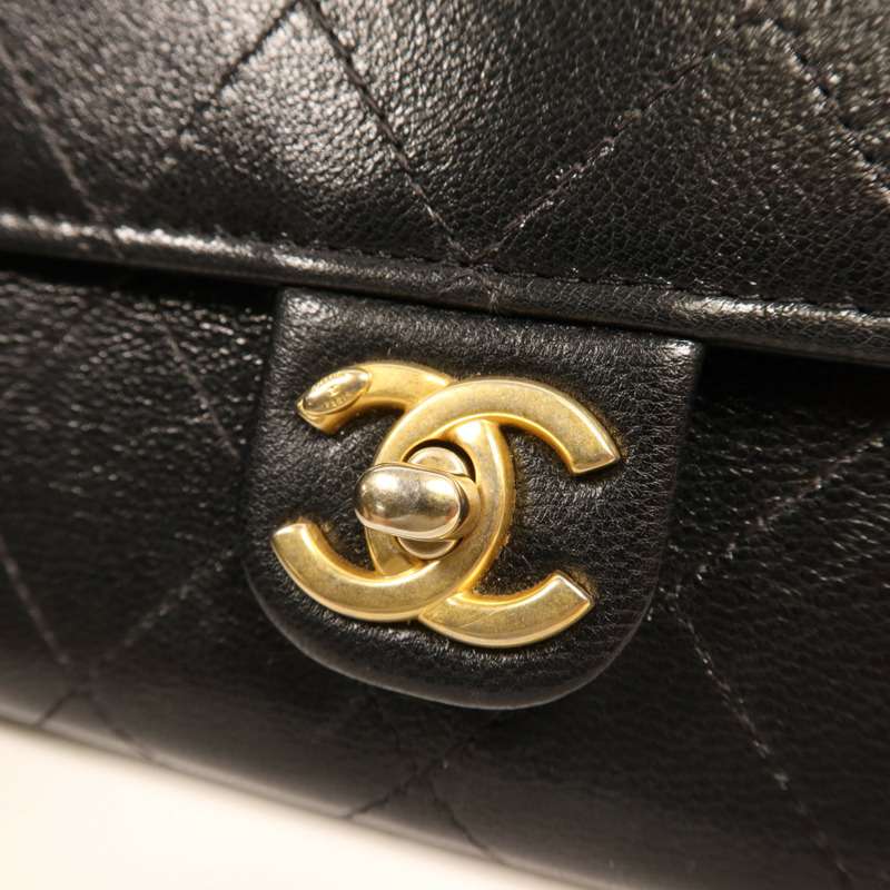 CHANEL 牛皮皮革WOC Wallet On Chain金扣鏈帶肩背袋-15