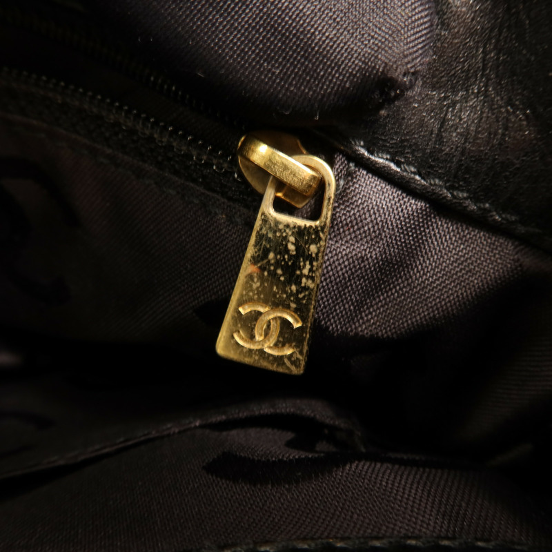 CHANEL 牛皮皮革Tote Bag金扣手挽袋-14