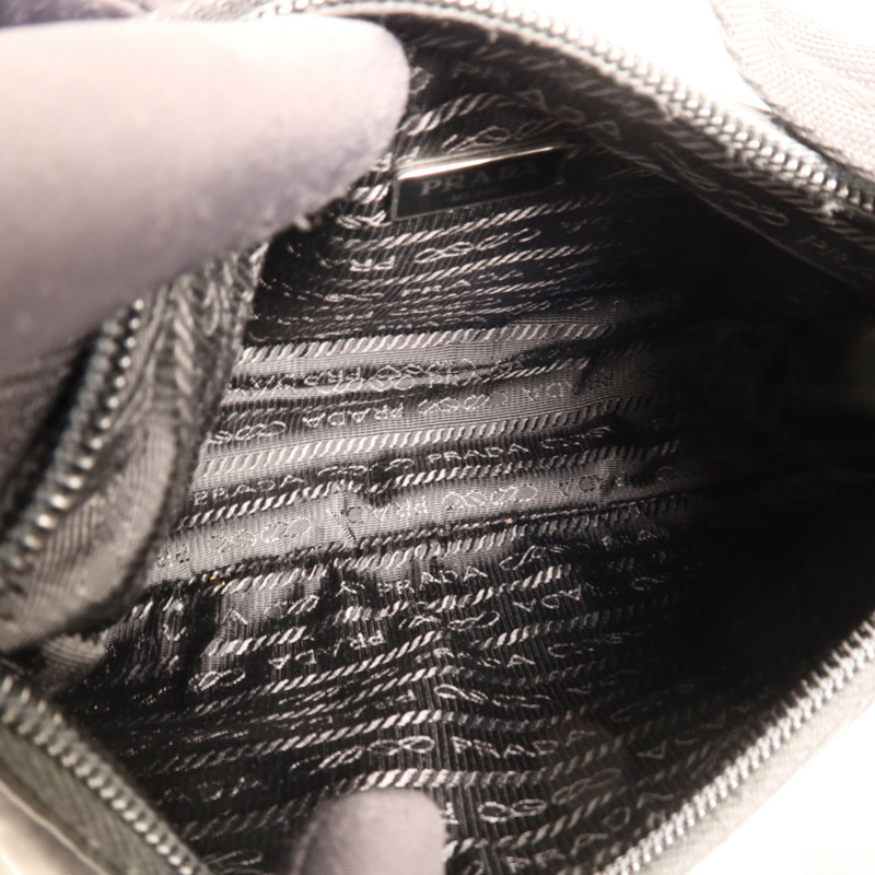 PRADA 尼龍Hobo銀扣手挽袋-4