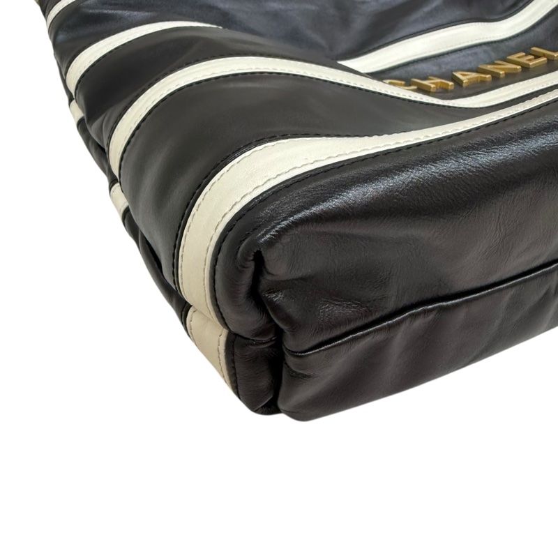 CHANEL - 黑色羊皮條紋金釦22bag(小號)-6