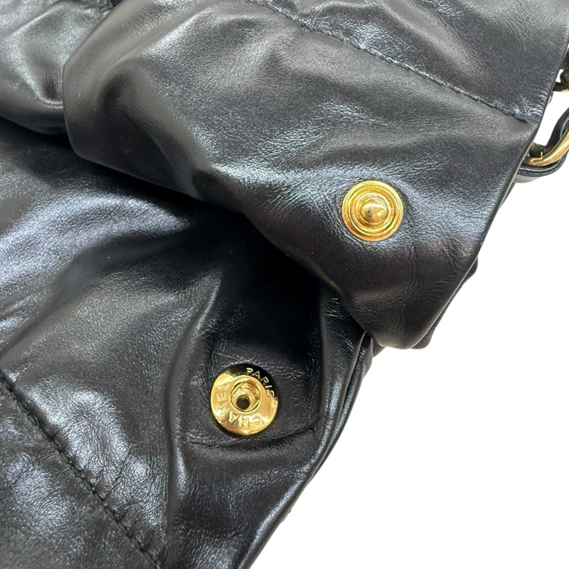 CHANEL - 黑色羊皮條紋金釦22bag(小號)-11