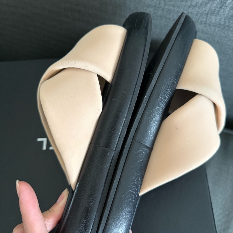 Chanel 蜜兒麵包拖鞋-5