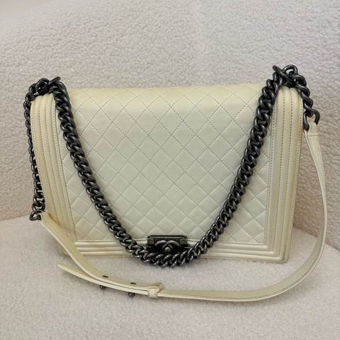 Chanel香奈兒 Leboy大號珠光白色羊皮18開