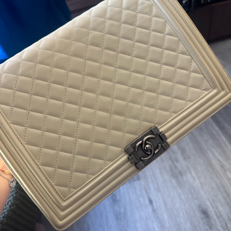 Chanel香奈兒 Leboy大號珠光白色羊皮18開-10
