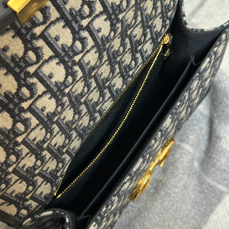 DIOR 30 Montaigne斜背包-6