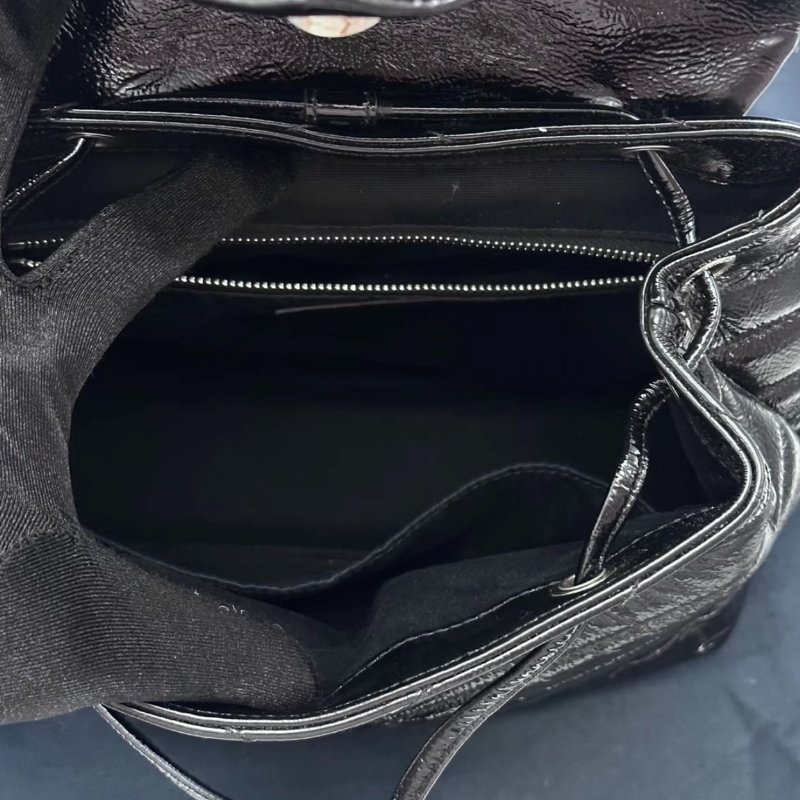 YSL 黑銀雲朵V紋後背包24*21*10.5 98新配件塵袋-5
