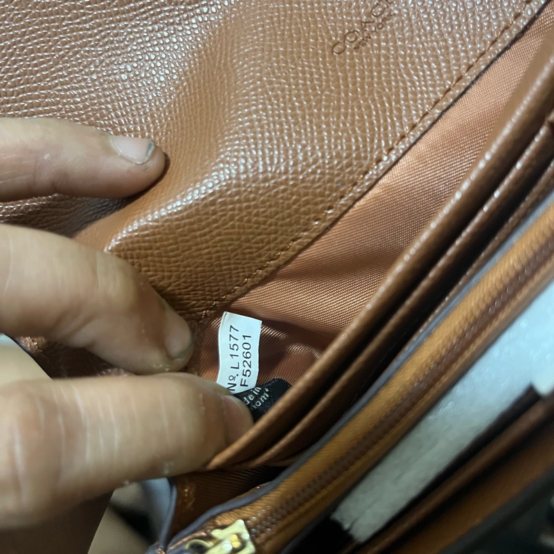 COACH 經典大C PVC拼皮長夾-4