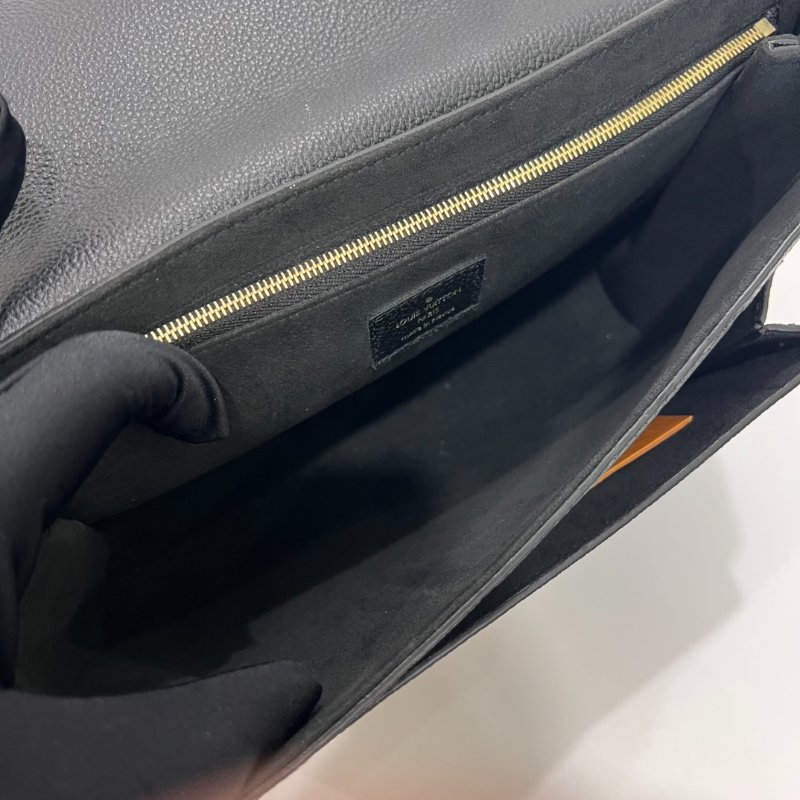LV M44151 黑壓紋VAVIN鍊包-6