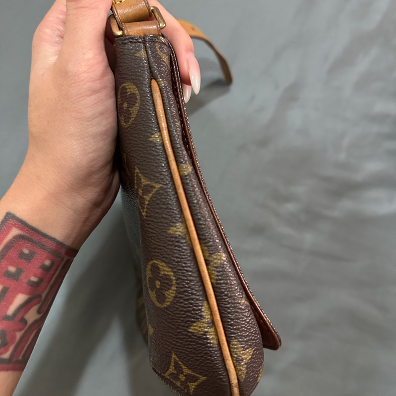 LOUIS VUITTON LV  王妃包 肩背包 老花-24