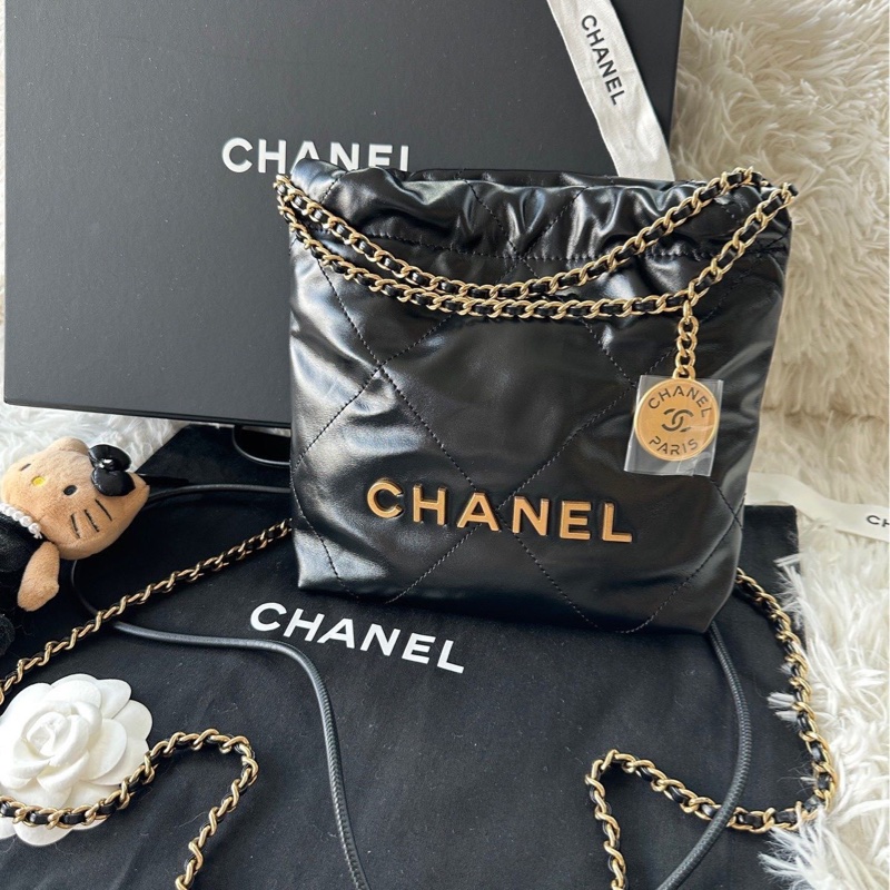 【配件:包裝盒、防塵袋、說明書 💕】Chanel 23b 22bag mini 黑金 黑色 金扣 牛皮 手提 斜挎 單肩-0