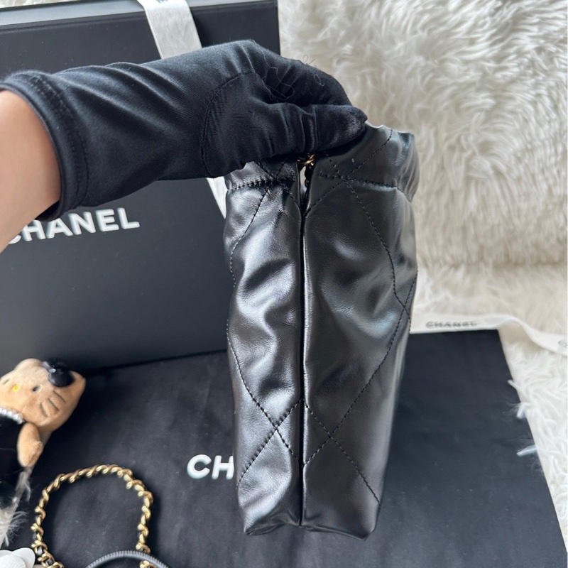 【配件:包裝盒、防塵袋、說明書 💕】Chanel 23b 22bag mini 黑金 黑色 金扣 牛皮 手提 斜挎 單肩-3