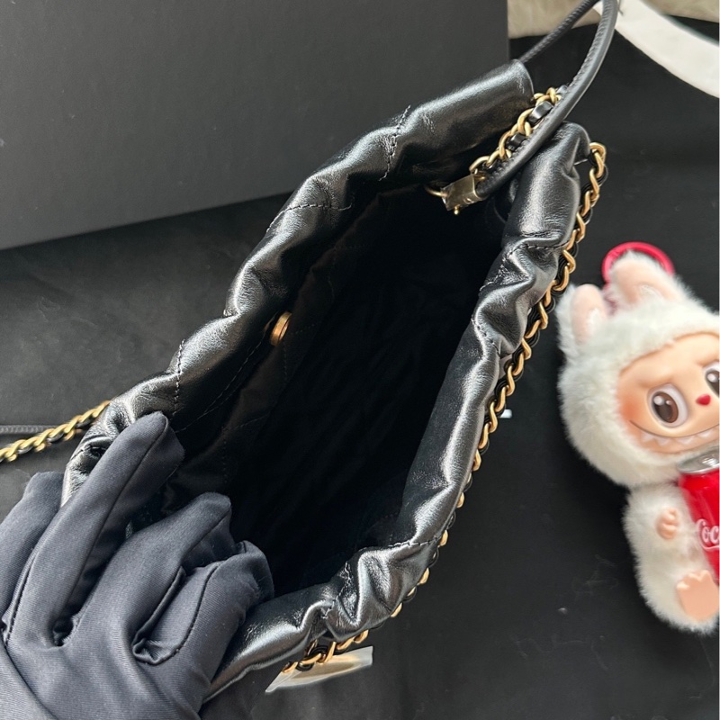 【配件:帶票大全套 💕】Chanel 25K 22bag mini 黑金 黑色 金扣 新款磁吸扣 牛皮 手提 斜挎 單肩 肩帶可拆卸-5
