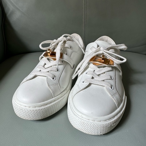 Hermes/愛馬仕 kelly金扣小白鞋，37碼，