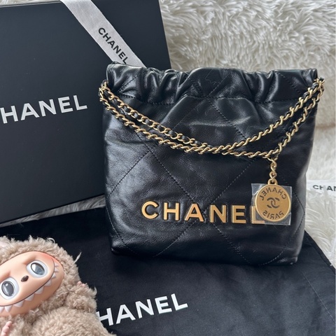 【配件：防塵袋 💕】Chanel 25A 22bag mini 黑金 黑色 金扣 新款磁吸扣 牛皮 手提 斜挎 單肩 肩帶可拆卸
