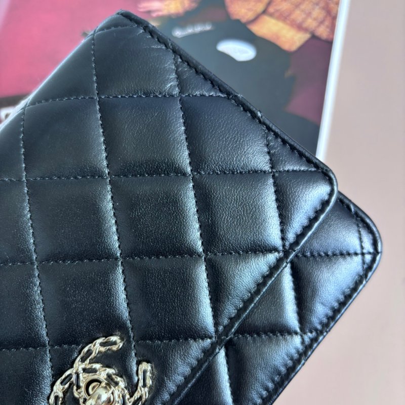 ::CHANEL:: A80982 香奈兒 TRENDY系列經典雙C LOGO菱格紋小羊皮WOC鏈帶斜背包-13