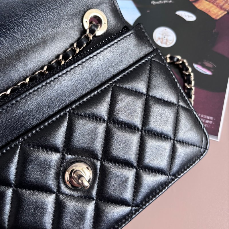 ::CHANEL:: A80982 香奈兒 TRENDY系列經典雙C LOGO菱格紋小羊皮WOC鏈帶斜背包-23