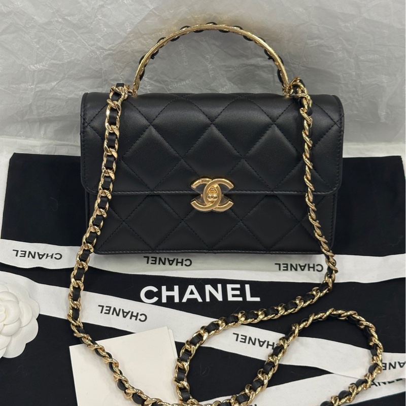 【配件 帶票大全套 💕】Chanel 24p 皮串鏈 鏤空 手柄 Cf mini handle 黑色 小牛皮-0