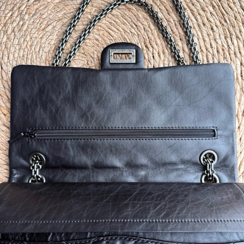 chanel 2.55中號黑銀鏈條包 尺寸約28底長 年份:15開-16