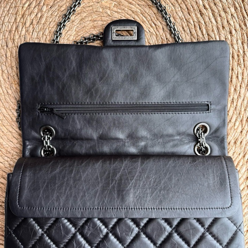 chanel 2.55中號黑銀鏈條包 尺寸約28底長 年份:15開-17