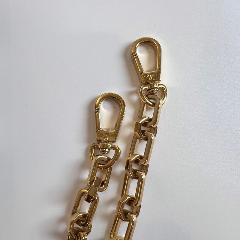 LV M55821 黑水波紋達芙妮MM 肩背包-10