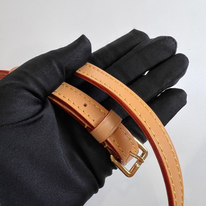 全新品 LV M82335/晶片款 老花Mini Bumbag 肩背包-6
