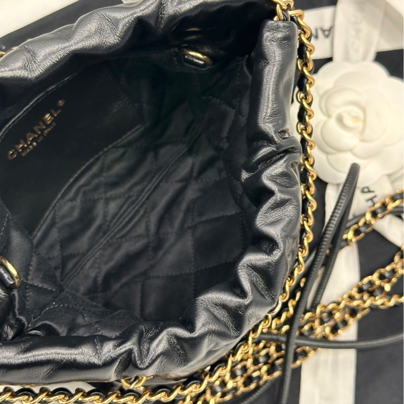 【配件 防塵袋 💕】Chanel 24a 22bag mini 特別款 鼻環logo吊墜 大字母金銀鴛鴦配色 黑金銀 牛皮 手提 斜挎包 鏈條可拆卸-6